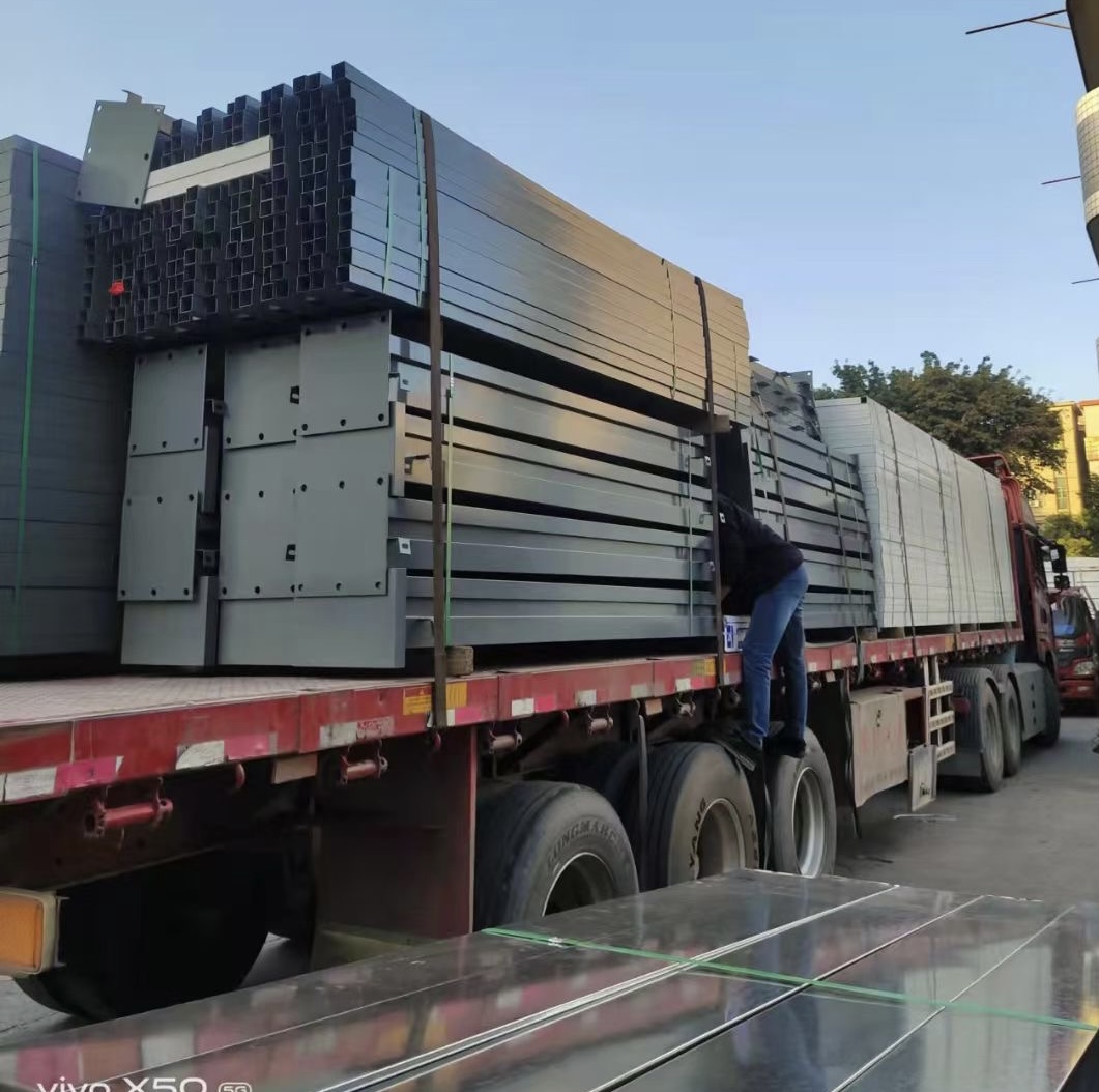 深圳抗疫刻不容緩，旭東鋼構-鋼結構a款圍擋持續發貨中